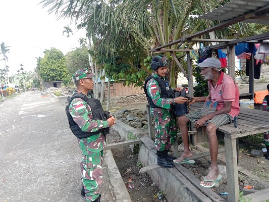 Komsos dengan Warga Dilaksanakan oleh Satgas Yonif 126/KC