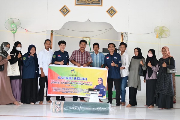 Aksi Sosial Berupa Bantuan ke Musholla Nurul Abadi Pedamaran Disalurkan GMRB
