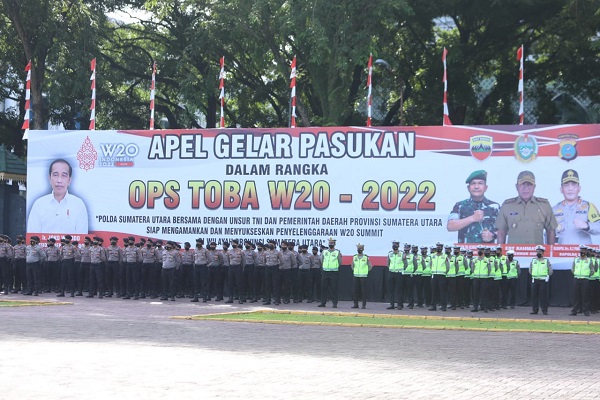 Kapolda Sumut Mendampingi Gubernur Sumut Apel Gelar Pasukan dalam Rangka OPS Toba W20 2022