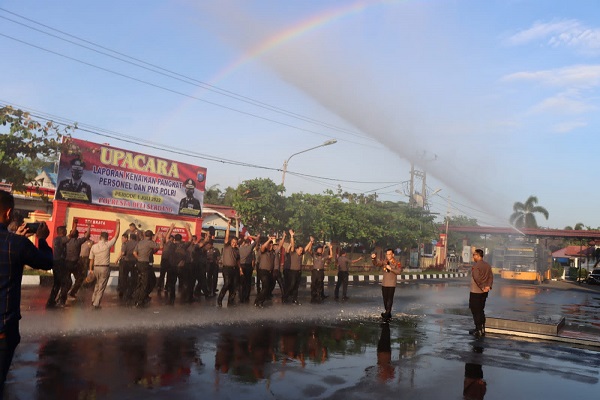 Kapolresta Deli Serdang Pimpin Upacara Korps Raport Kenaikan Pangkat Setingkat Lebih Tinggi Personil Polresta DS