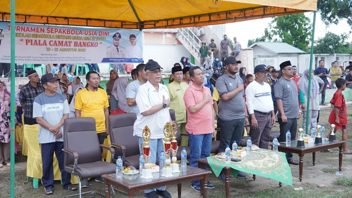 Diikuti 16 Tim, Wabup Rohil Buka Turnamen Sepakbola Usia Dini Piala Camat Bangko