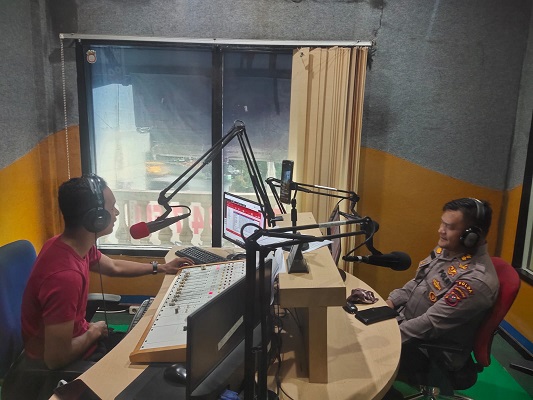 Humas Polda Sumut Laksanakan Himbauan Kamtibmas dan Call Center 110 Polri di 94,7 FM Suara Medan