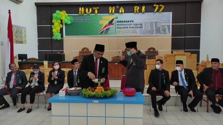 PN Rohil Memperingati Upacara HUT Mahkamah Agung RI ke-77 dengan Khidmat