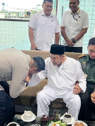 Kapolresta Deli Serdang Dampingi Kapolda Sumut Antar Keberangkatan Watimpres dan Rombongan di KNIA