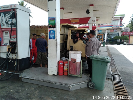 Monitoring Ketersediaan BBM, Personil Polsek Beringin Laksanakan Patroli ke SPBU