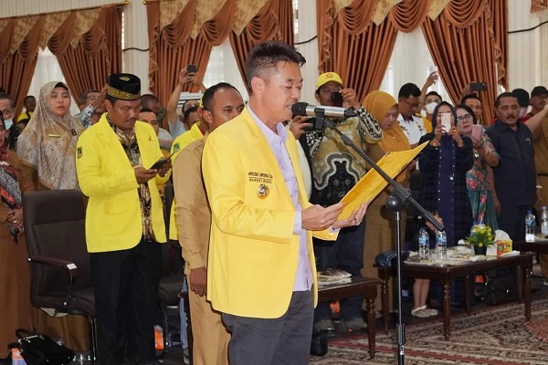 Kukuhkan Kepengurusan DPD SPDRH, Bupati Rohil Minta Perjuangkan Pekerja Lokal