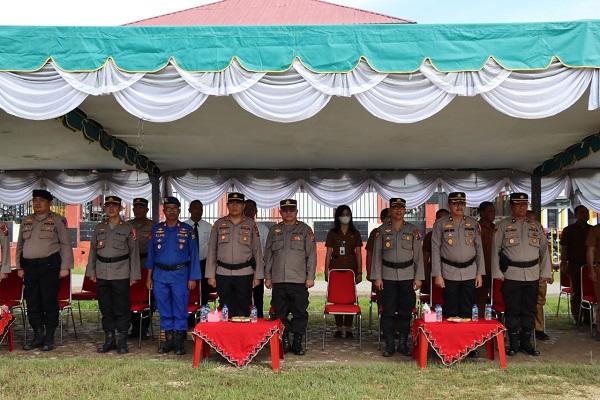 Polres Nias Melaksanakan Apel Gelar Pasukan Operasi Mantap Huta Toba Tahun 2022