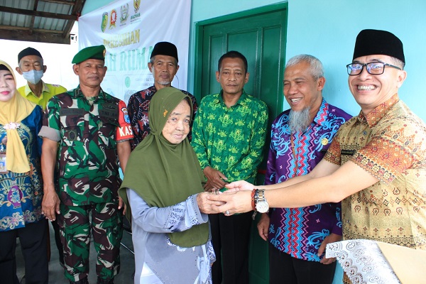 Kodim 1016 Palangka Raya Beserta Baznas Meresmikan Bedah Rumah Layak Huni