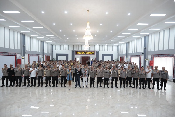 Polda Sumut Menggelar Seminar Penguatan Kapasitas SDM Polri Berbasis Pendekatan Marketing 5.0