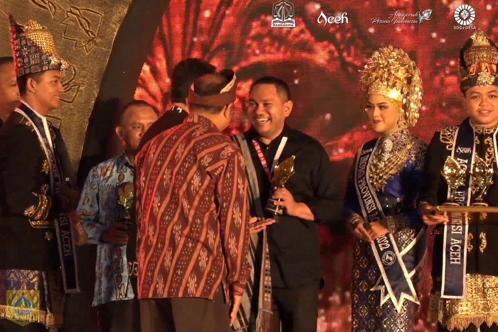Teh Daun Gambir Raih Juara III Api Awards 2022