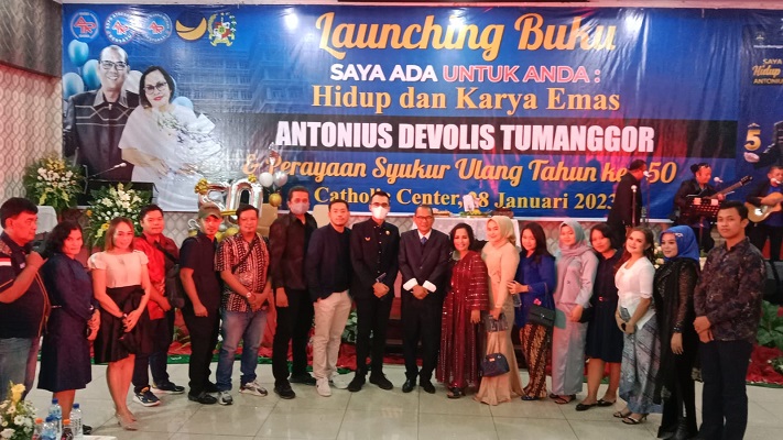 Buku Judul Hidup dan Karya Emas Antonius D Tumanggor Dilaunching oleh Antonius Tumanggor