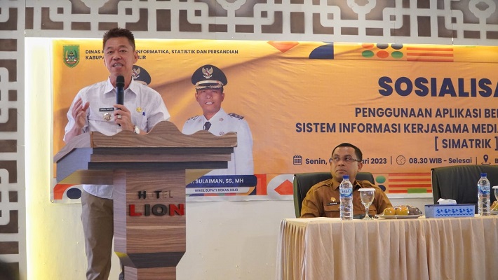Bupati Rohil Membuka Sosialisasi Penggunaan Aplikasi Web Simatrik