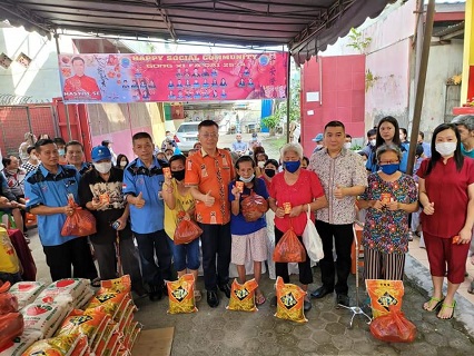 Ketua DPRD Medan Berbagi Kasih Sambut Tahun Baru Imlek