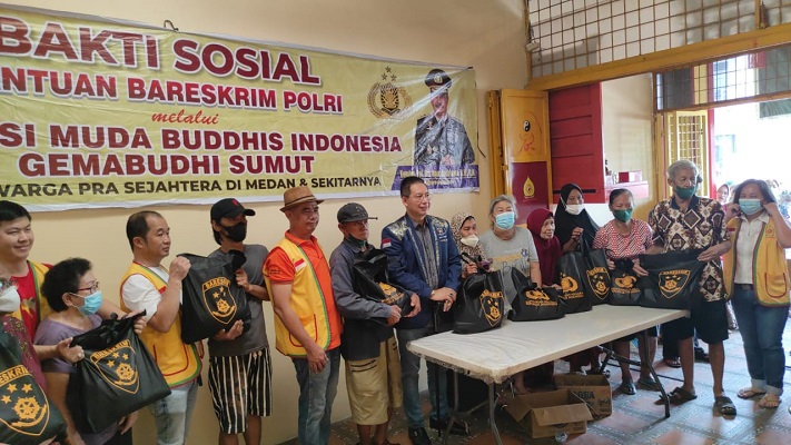 Wong Chun Sen Bagikan Sembako Bareskrim Polri