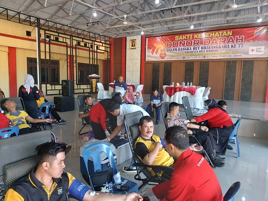 HUT Bhayangkara ke-77, Polresta Deli Serdang Menggelar Donor Darah