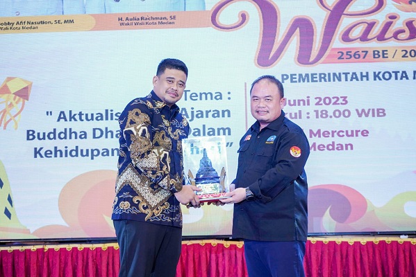 Peringatan Waisyak 2567 BE, Bobby Nasution Mengajak Umat Buddha Senantiasa Tanam Kebaikan