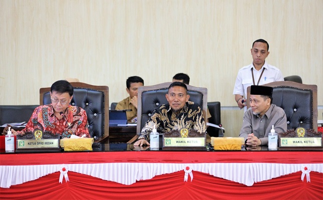 Ketua DPRD Medan Membuka Rapat Paripurna Pembahasan LKPj Tahun 2022