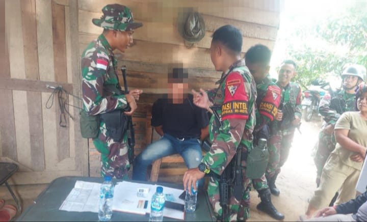 Prajurit Yonkav 6Naga Karimata Menangkap Pelaku Penjambretan 