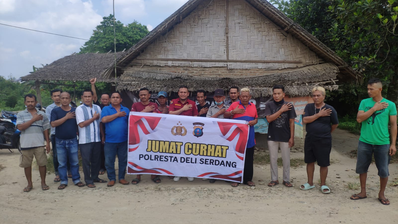 Polresta Deli Serdang Laksanakan Kegiatan Jumat Curhat dengarkan Keluh Kesah Masyarakat