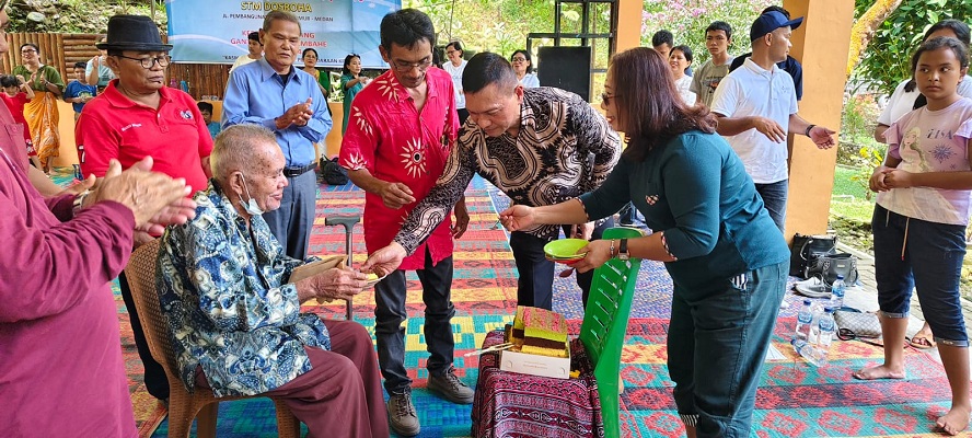 Di HUT Ke-45, STM Dos Roha Pembangunan Helvetia Timur Laksanakan Kebaktian Padang Bersama di Deli Serdang