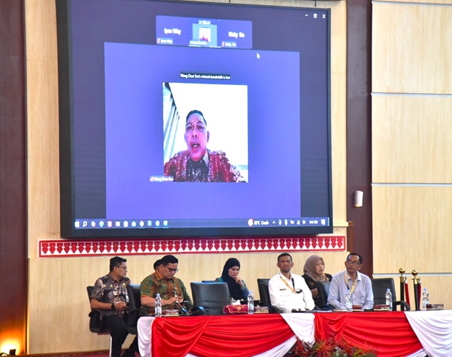 Ketua Sementara DPRD Medan Membuka Rapat Paripurna