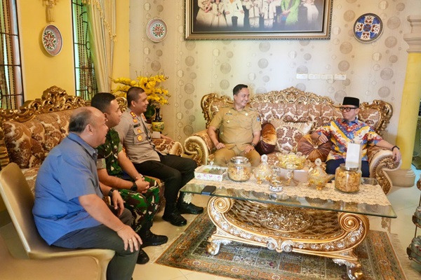 Forkompinda Kabupaten OKU Lakukan Kunjungan Silaturahmi ke Kediaman Bupati OKU Terpilih, H. Teddy Meilwansyah