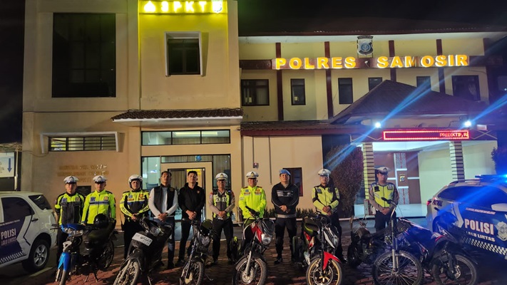 Antisipasi Premanisme, Polres Samosir Menggelar Blue Light Patrol di Pangururan