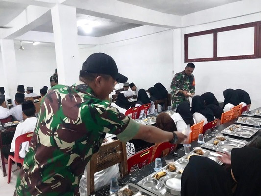 Panti Asuhan Al-Jam’iyatul Wasliyah Pulo Brayan dan Panti Asuhan Bani Adam Mangaan Mendapat Makan Sehat Bergizi dari Program Kodam I/BB