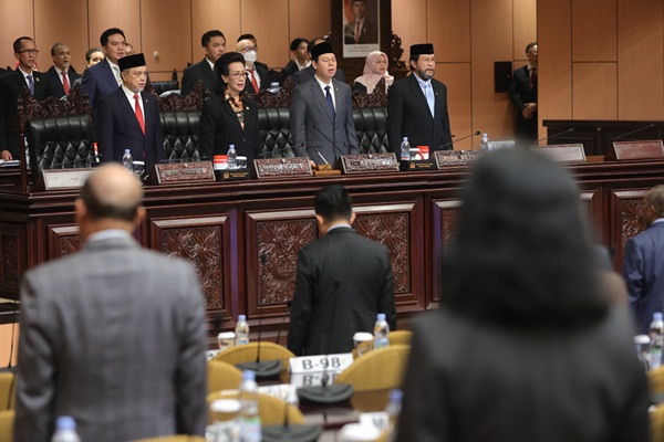 Beberapa RUU dan Laporan Kinerja Alat Kelengkapan Disahkan DPD RI pada Sidang Paripurna Ke-15