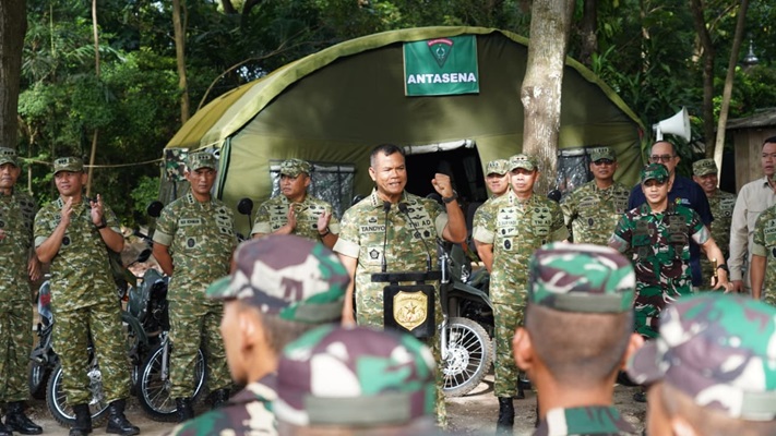 Wakil Panglima TNI Tinjau Satuan Yonif TP 899BSG serta Pembangunan Koperasi Merah Putih di Area Kodam Jaya